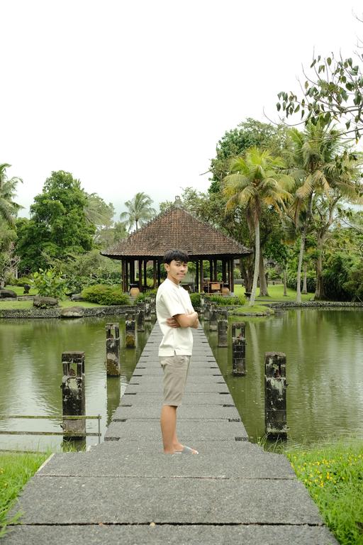 Mickra Hans Azly Pasha